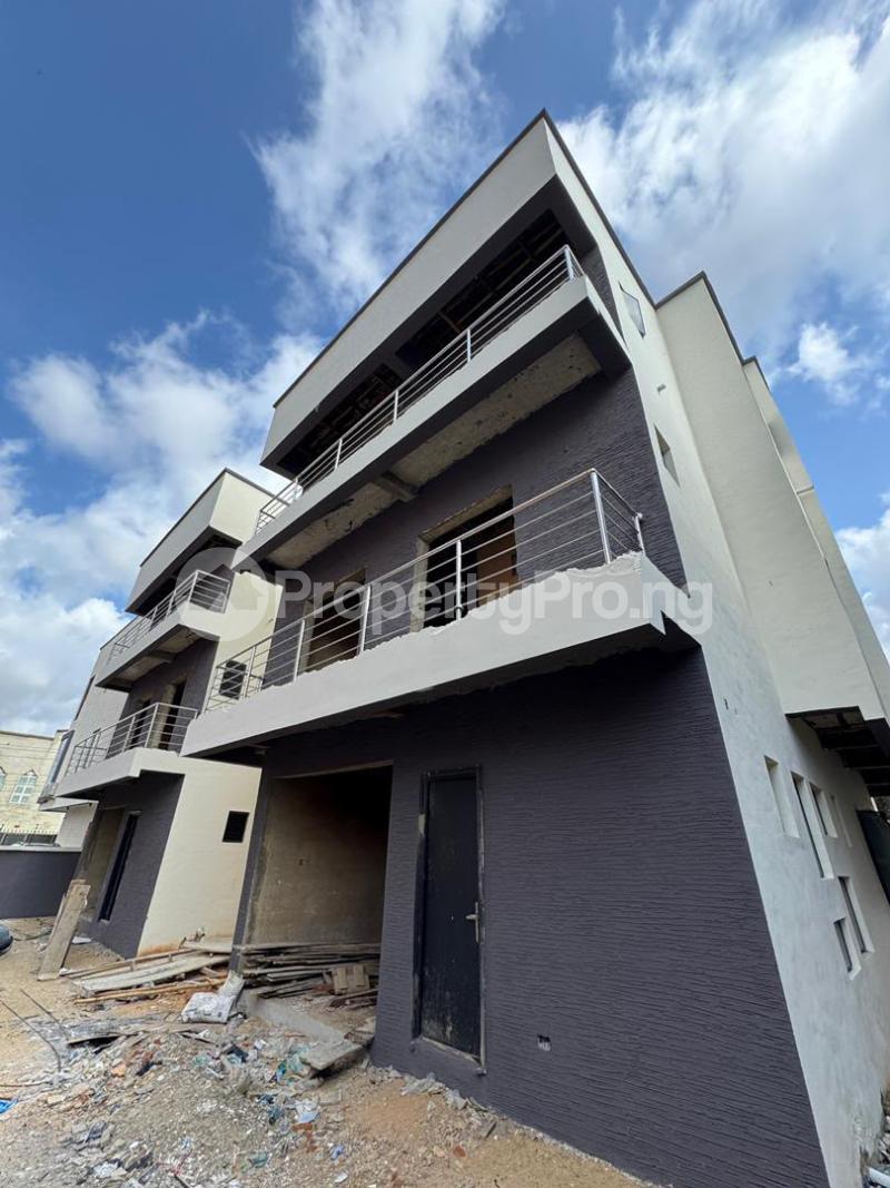 4 bedroom House for sale Surulere Lagos