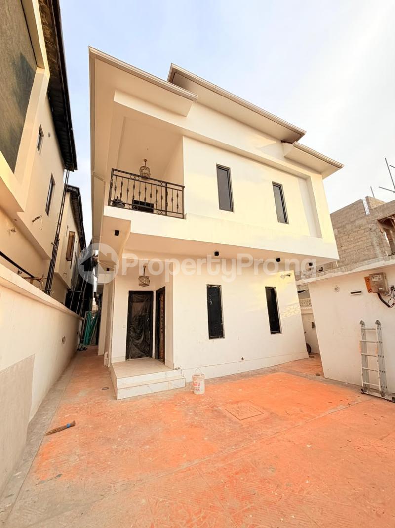 4 bedroom House for sale Surulere Lagos