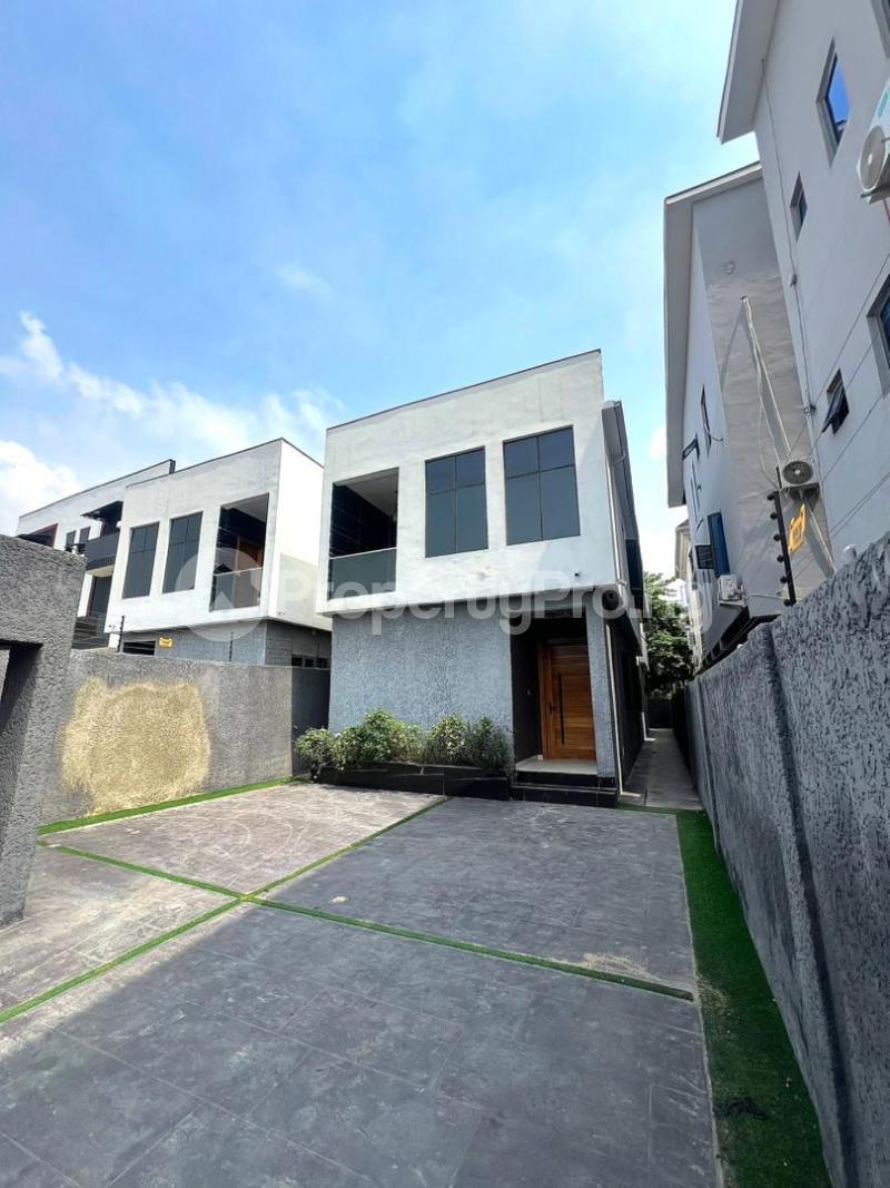 4 bedroom House for sale Ologolo Lekki Lagos