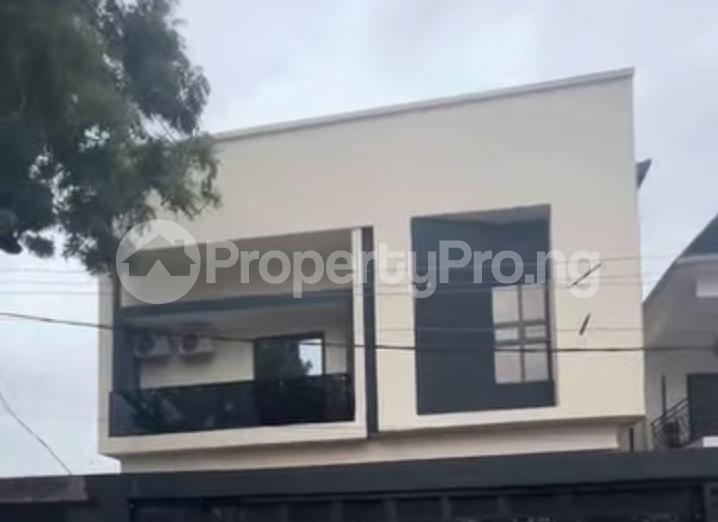 4 bedroom House for sale Eric moore Surulere Lagos