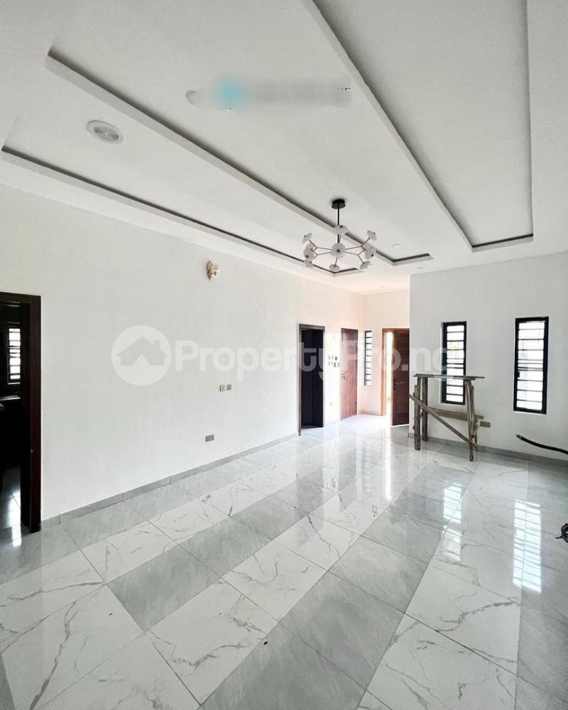 4 bedroom Commercial Property for rent chevron Lekki Lagos