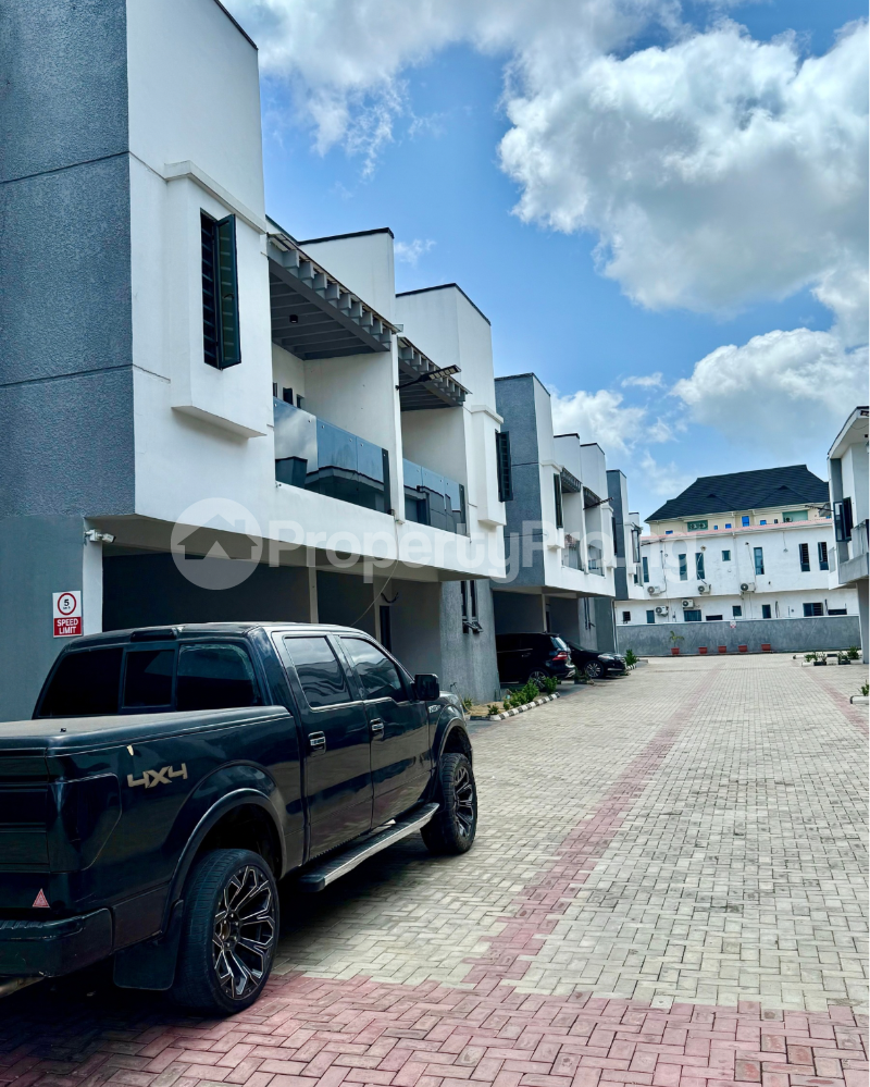 4 bedroom House for rent Ado Road Ajah Lagos