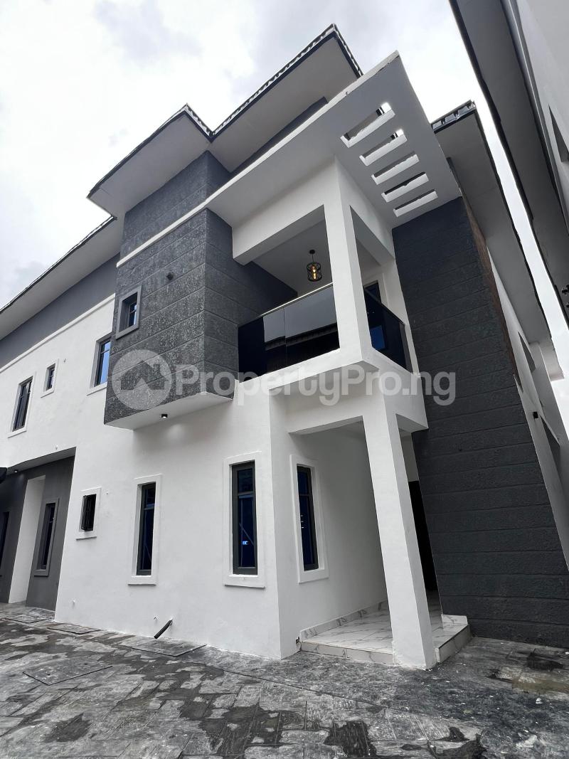 4 bedroom House for sale Purple Gate, Oluyole Oyo