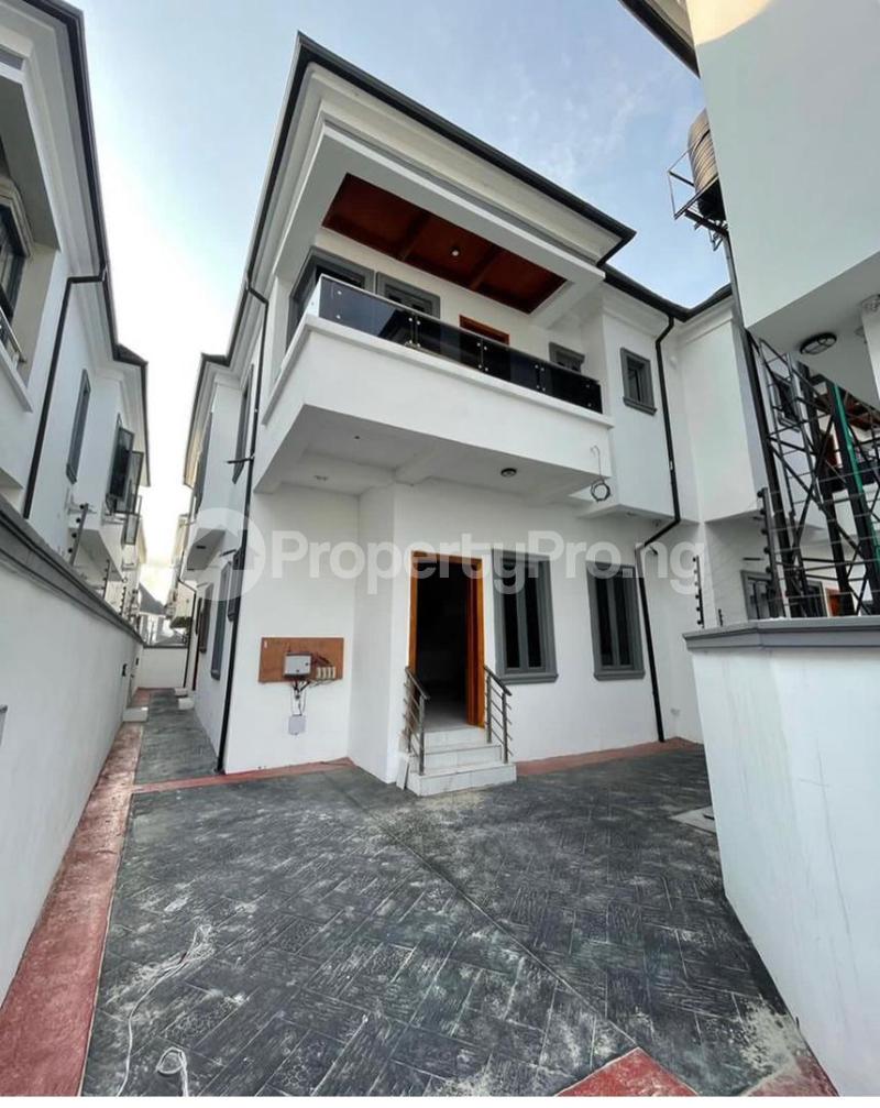 4 bedroom House for rent Along Lekki Expressway Lekki Lagos