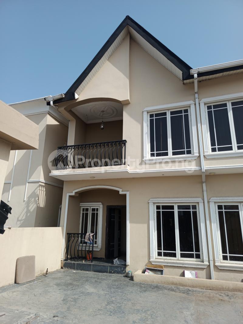 5 bedroom House for rent Mobil Road Ilaje Ajah Lagos