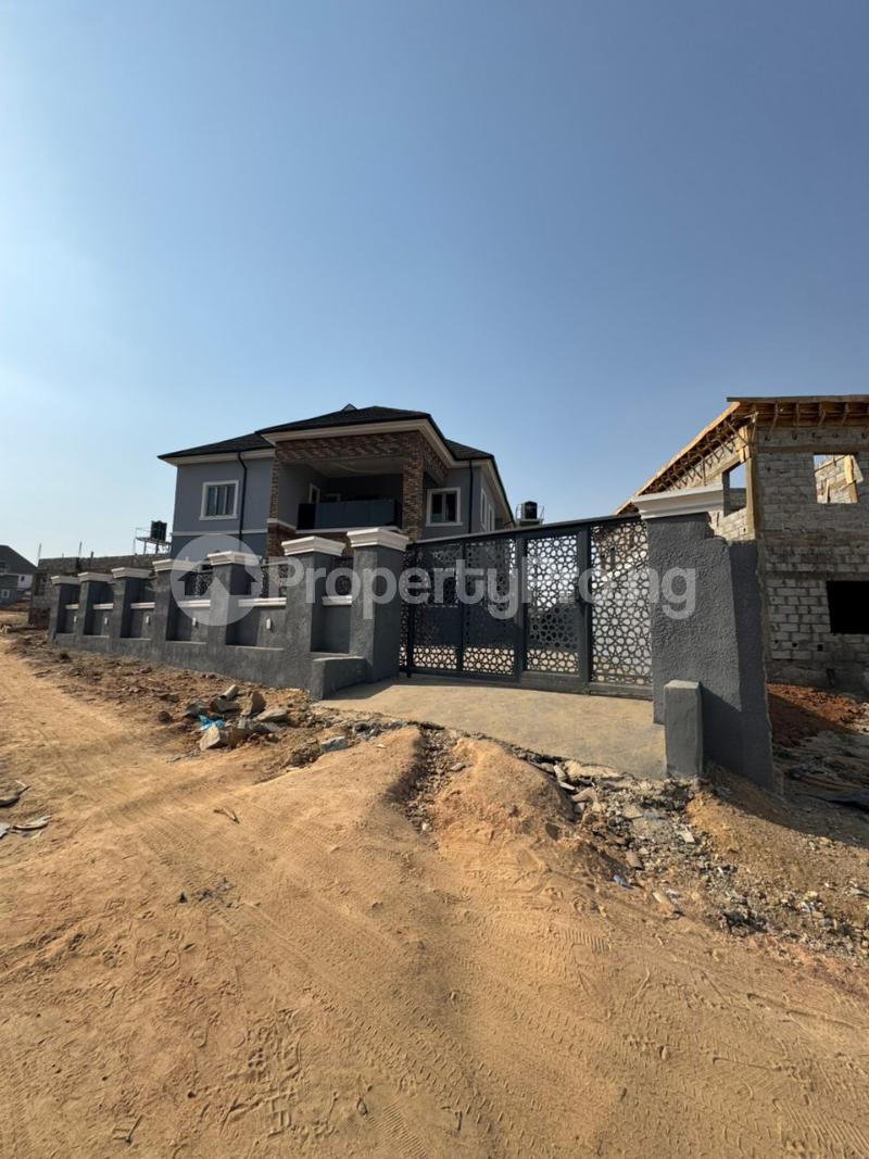 4 bedroom House for sale Airport Road Lugbe Abuja Lugbe Abuja