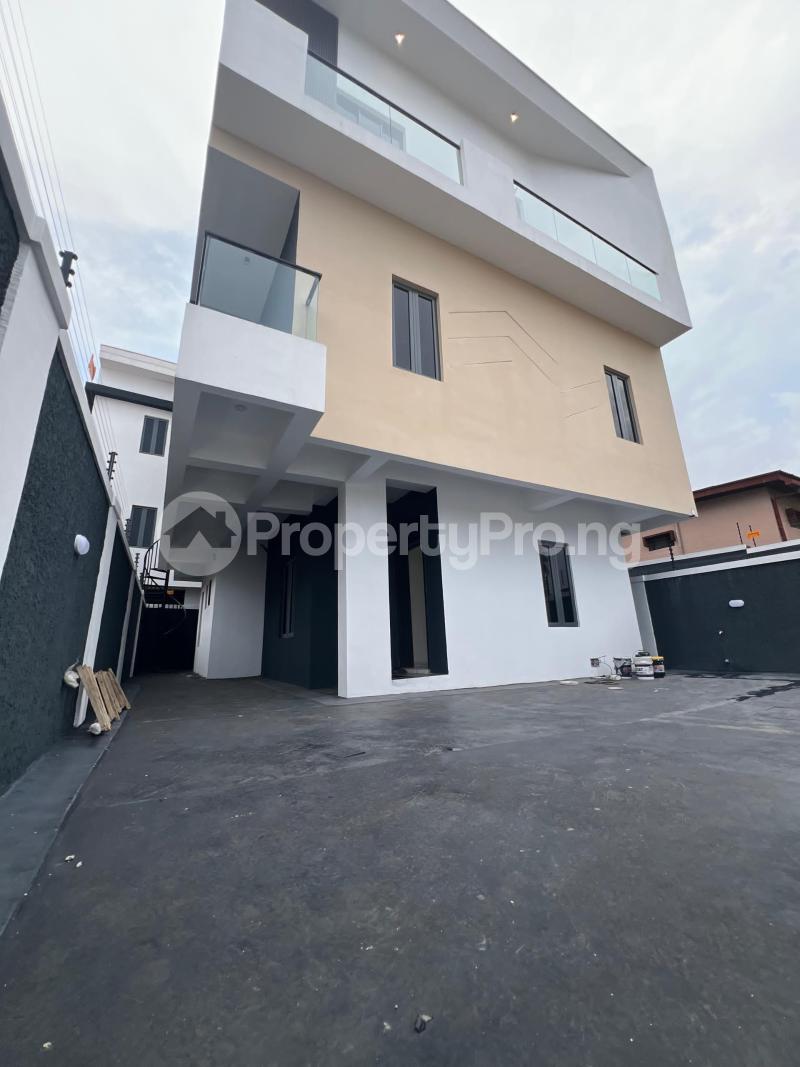 4 bedroom House for sale Ogba Lagos