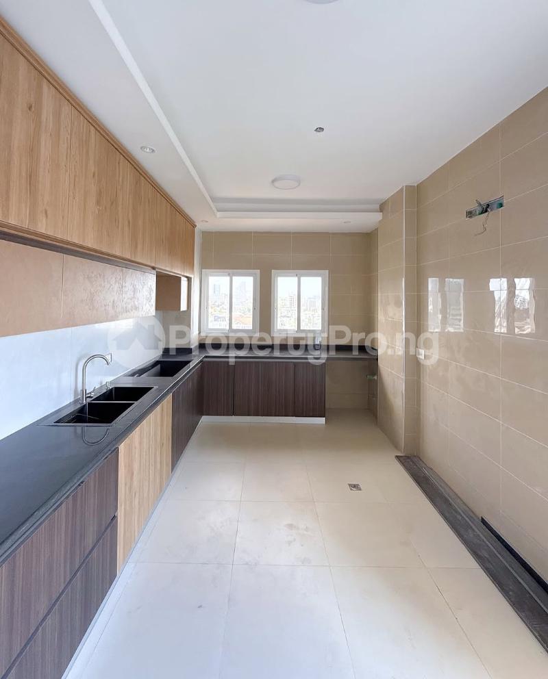 4 bedroom Flat / Apartment for sale Victoria Island Lagos