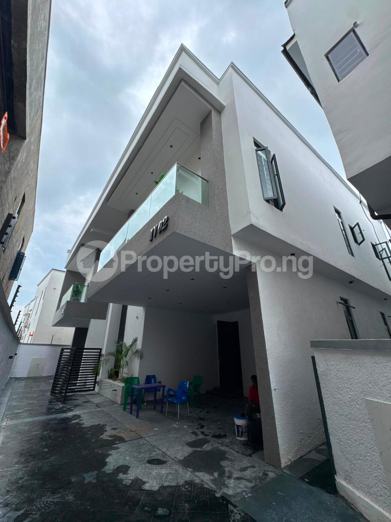 4 bedroom House for sale Ologolo Lekki Lagos