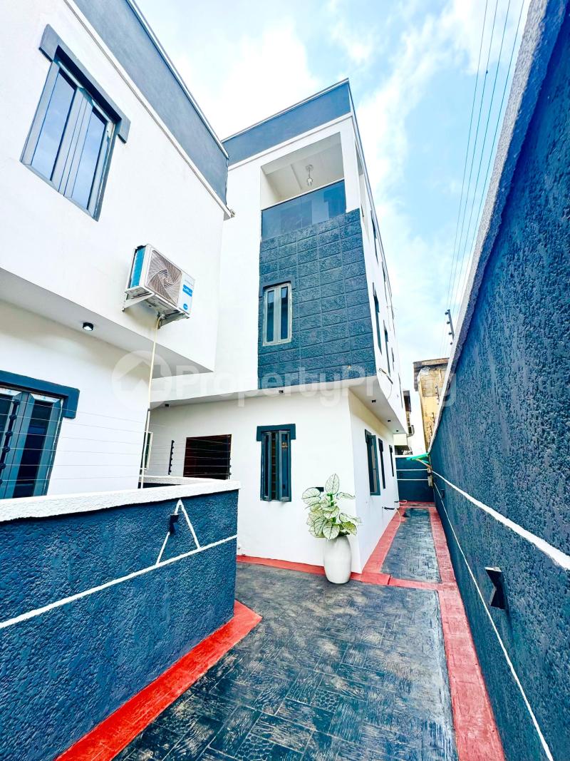 4 bedroom House for sale Ogba Bus-stop Ogba Lagos