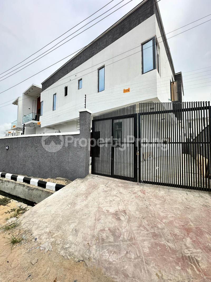 4 bedroom House for sale Ologolo Lekki Lagos