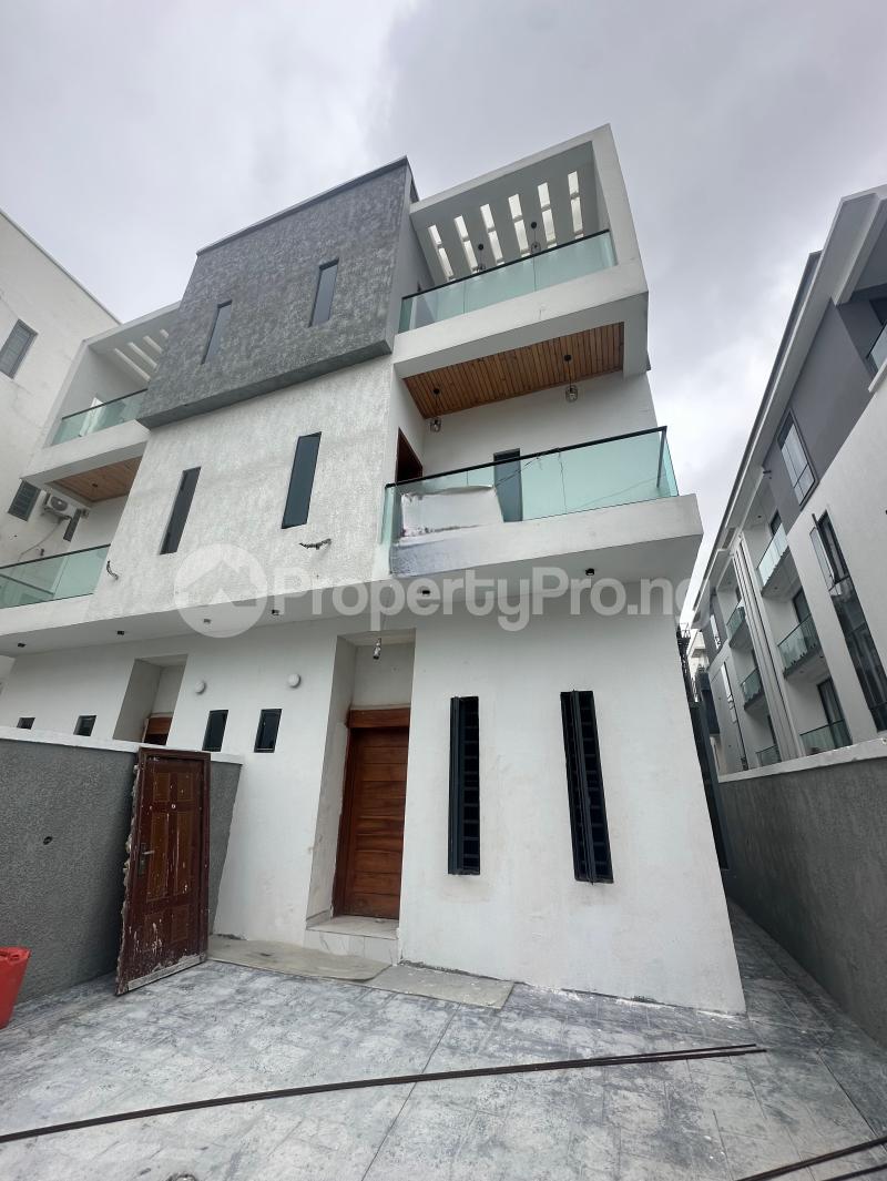 4 bedroom House for sale Ologolo Lekki Lagos