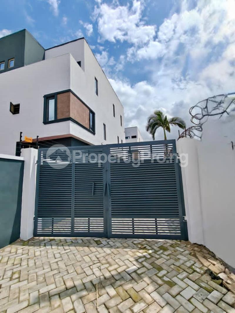 4 bedroom House for sale Maryland Lagos