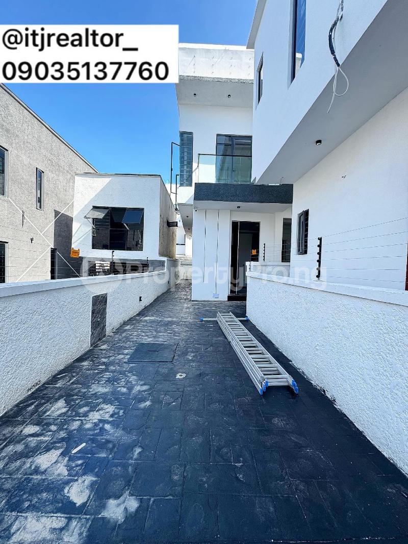 4 bedroom House for sale Ikota Lekki Lagos