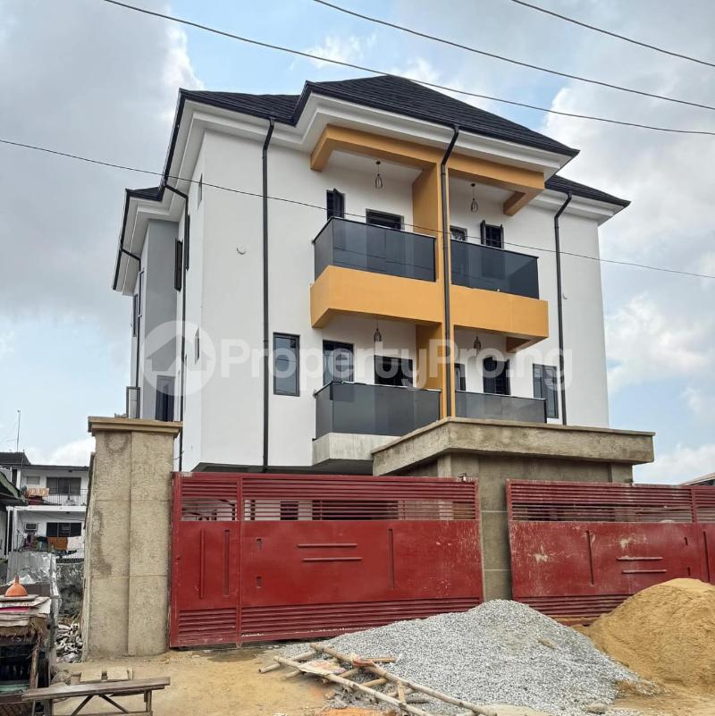 4 bedroom House for sale Surulere Lagos