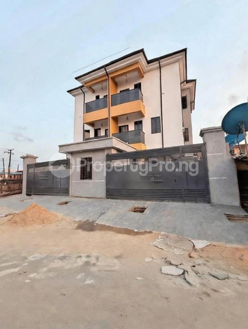 4 bedroom House for sale Surulere Lagos