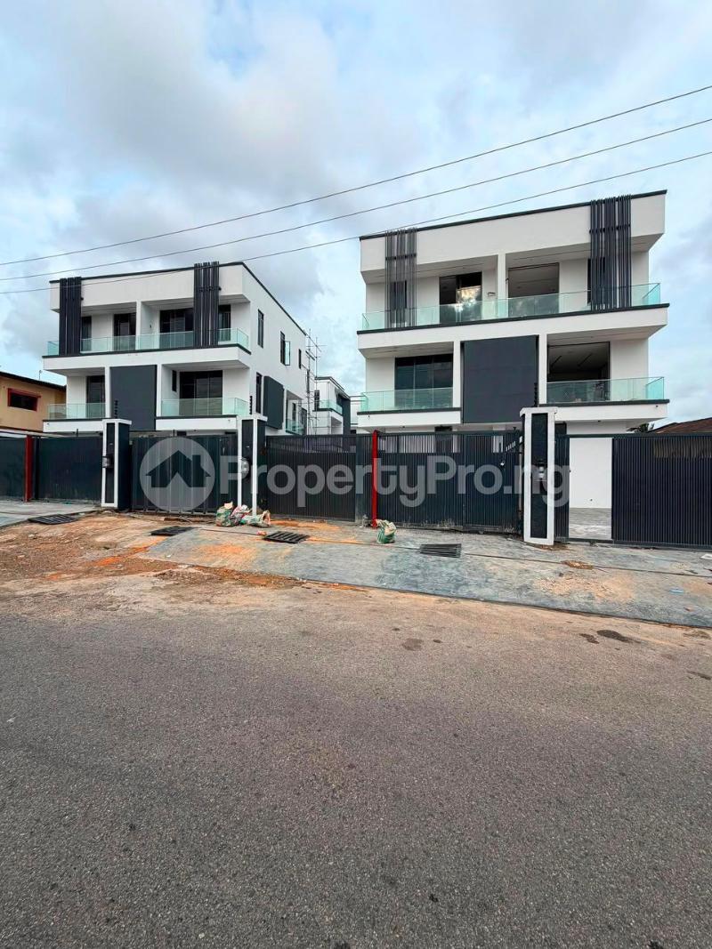 4 bedroom House for sale Omole phase 2 Ojodu Lagos