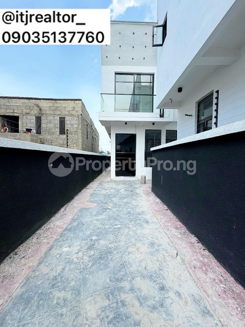 4 bedroom House for sale Ikota Lekki Lagos