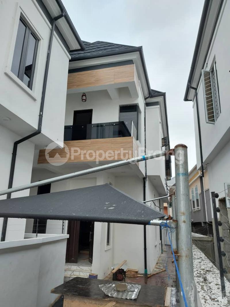 4 bedroom House for sale Ss Court Estate chevron Lekki Lagos