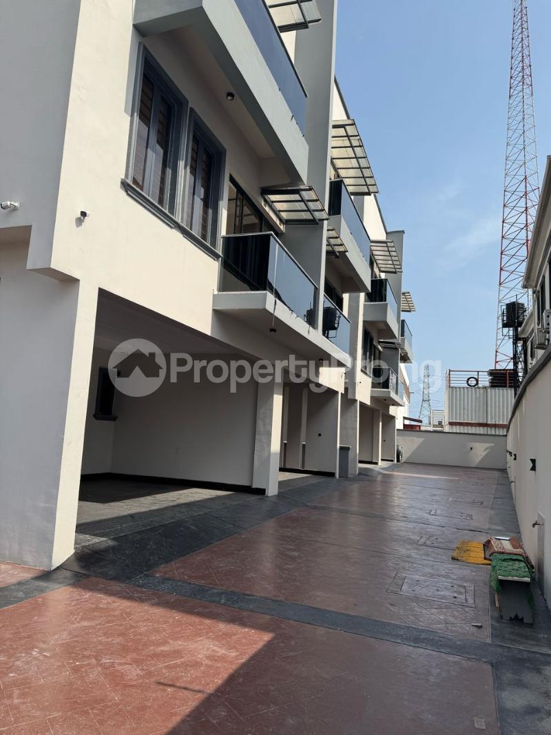 4 bedroom House for rent Jakande Lekki Lagos
