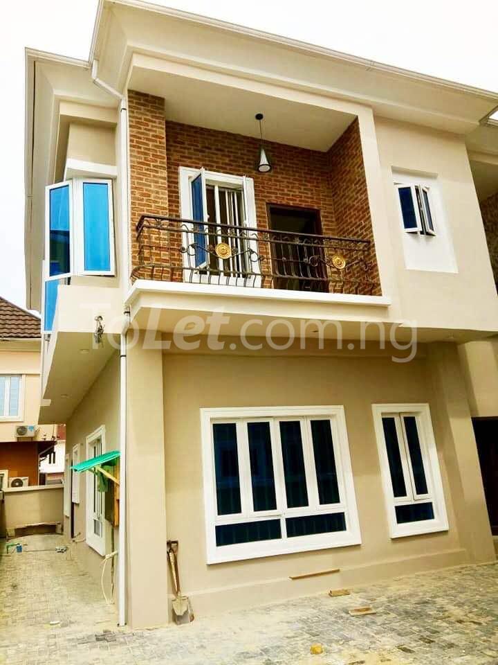 4 bedroom House for sale Located Between Jakande & Chevron. Idado Lekki Lagos