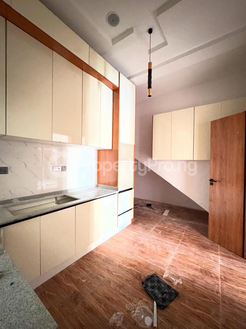 4 bedroom House for sale Ologolo Lekki Lagos