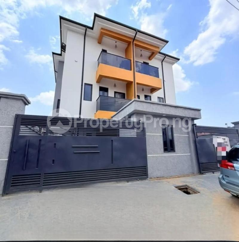 4 bedroom House for sale Surulere Lagos