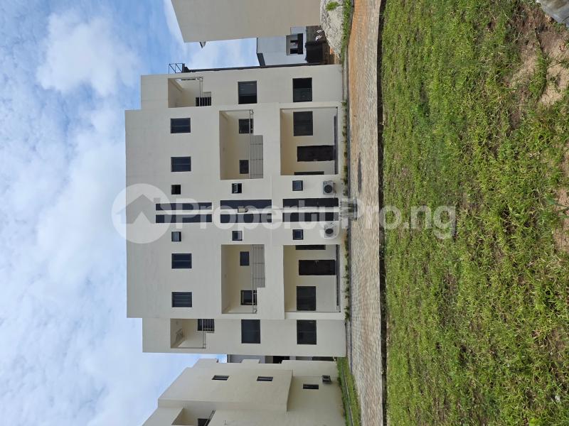 4 bedroom House for rent Beach Resort Estate Osapa london Lekki Lagos
