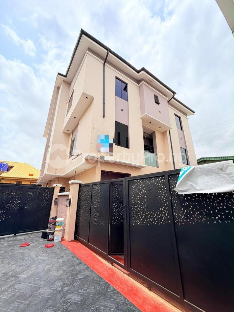 4 bedroom House for sale Magodo Kosofe/Ikosi Lagos