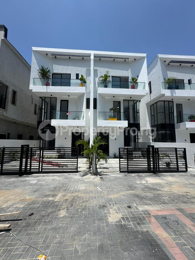 4 bedroom House for sale Orchid Hotel Road chevron Lekki Lagos