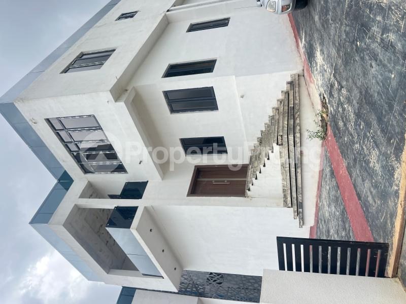 4 bedroom House for sale Guzape Abuja