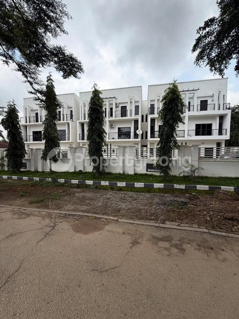 4 bedroom House for sale Gwarinpa Abuja