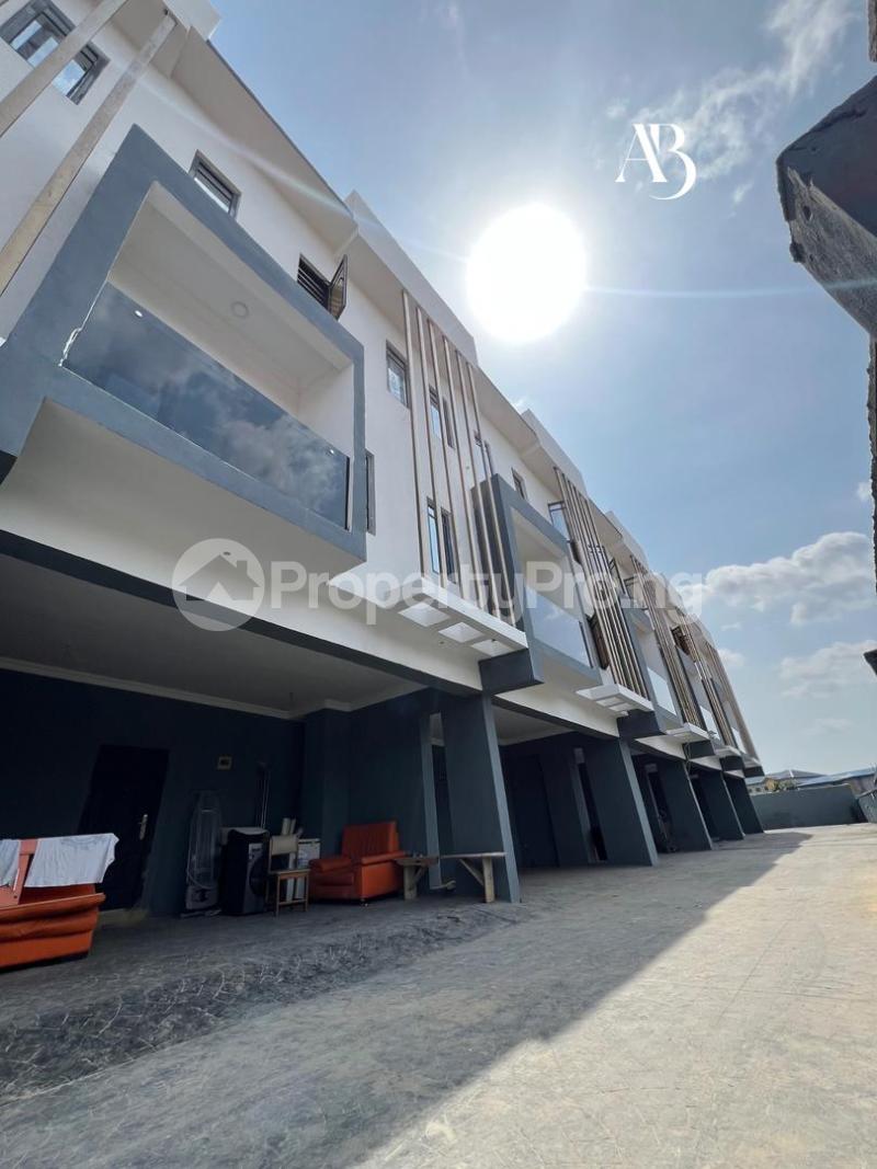 4 bedroom House for sale Ramat Crescent, Ogudu, Just Beside The Gra Ogudu Lagos