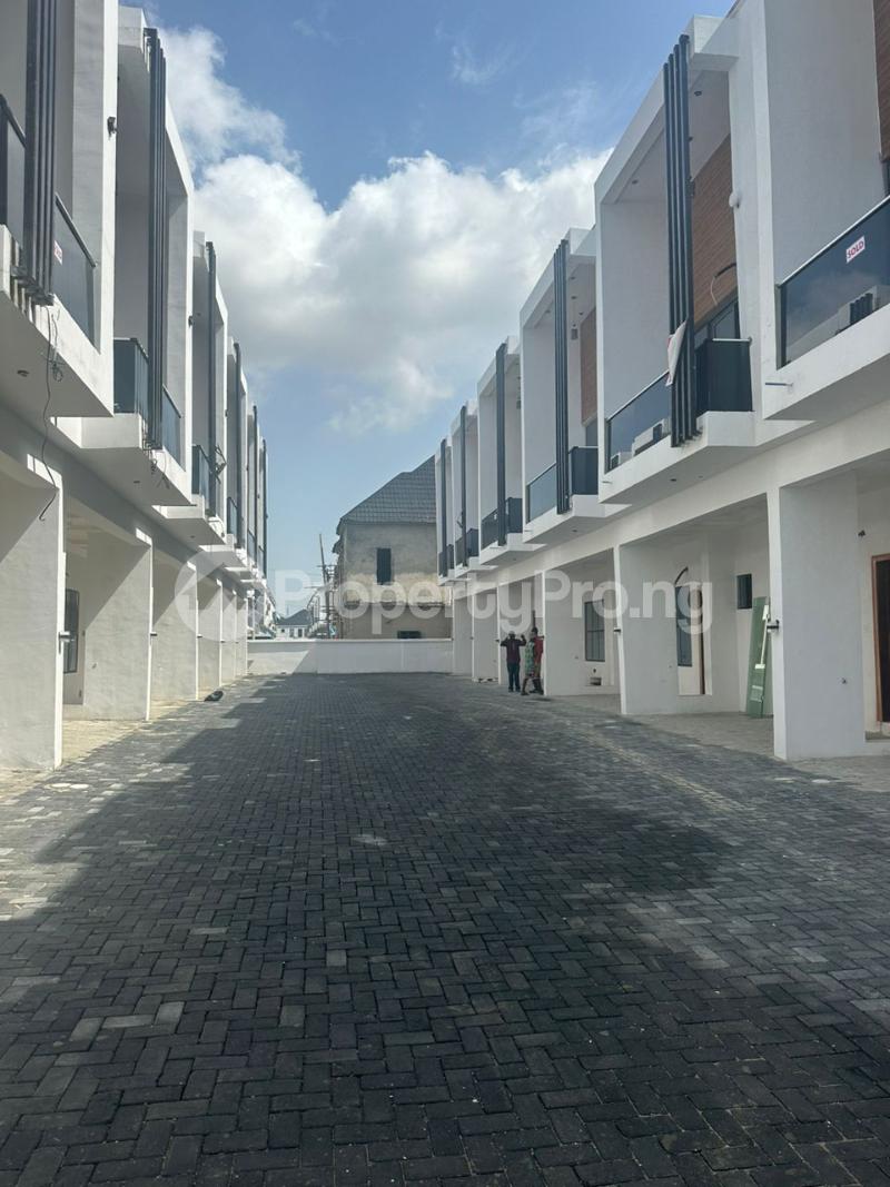 4 bedroom House for rent Ikota Gra Lekki Lagos