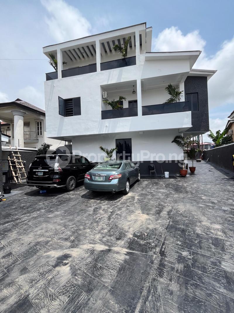4 bedroom House for sale Adeniran Ogunsaya, Surulere Lagos - 0