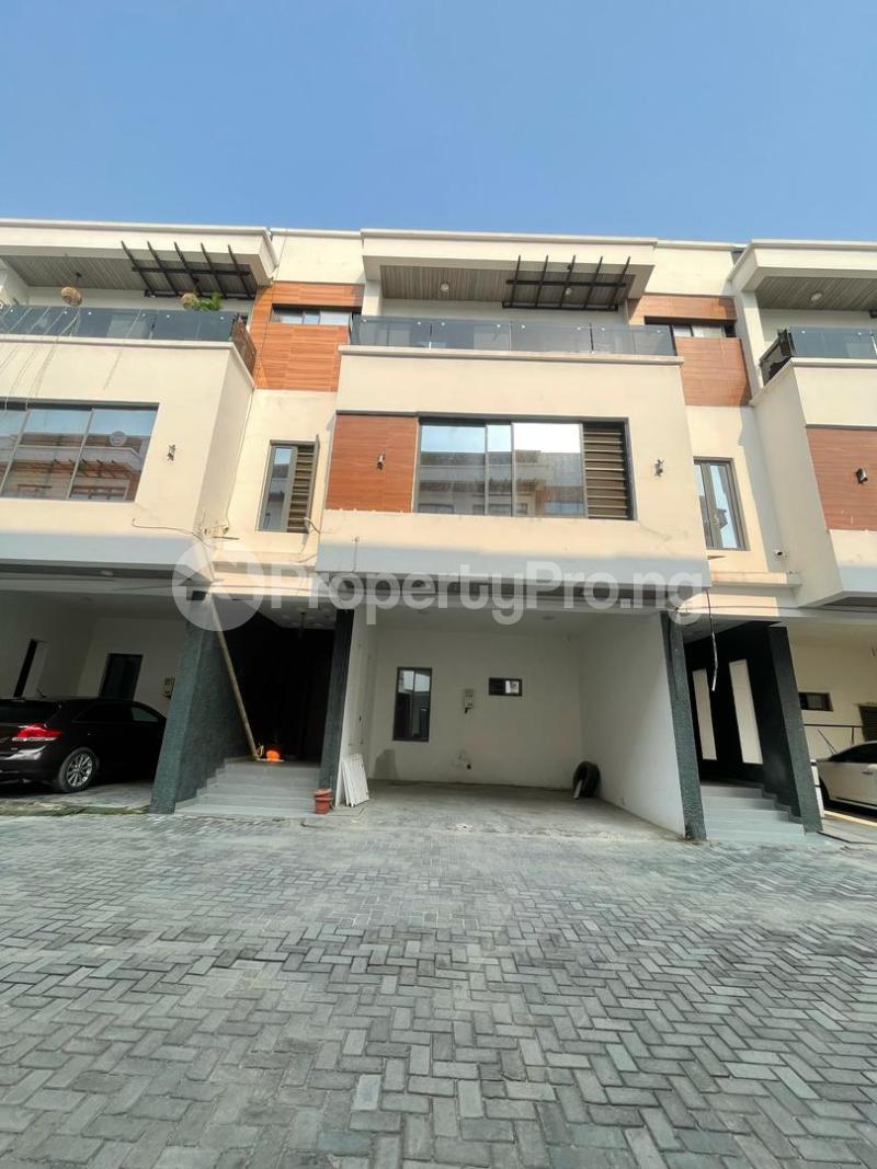 4 bedroom House for sale Spg Road Ologolo Lekki Lagos