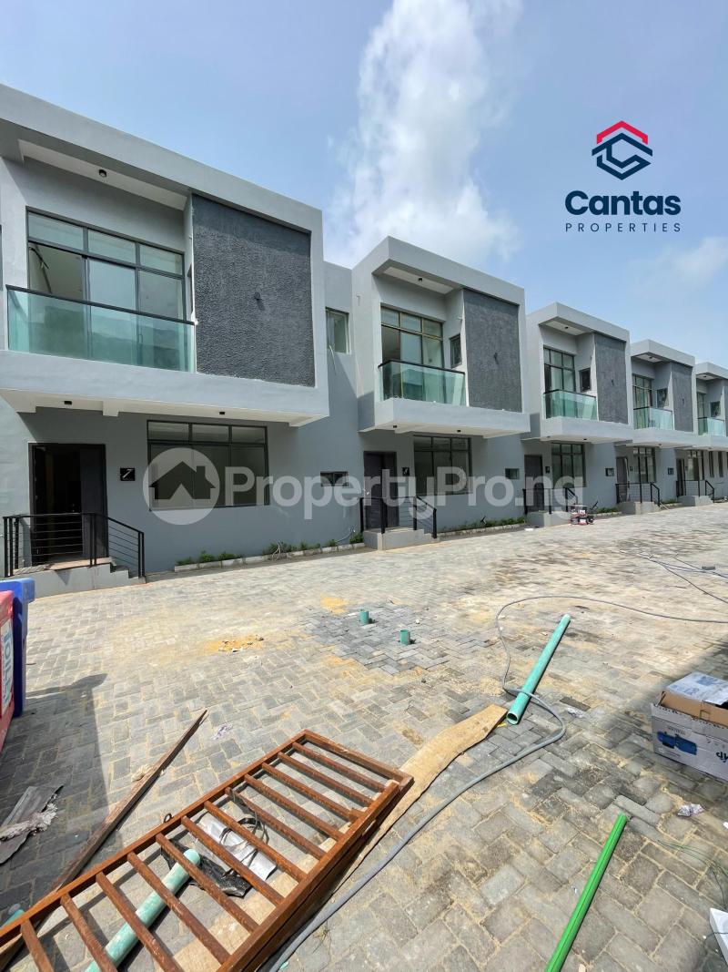 4 bedroom House for sale New Road Igbo-efon Lekki Lagos