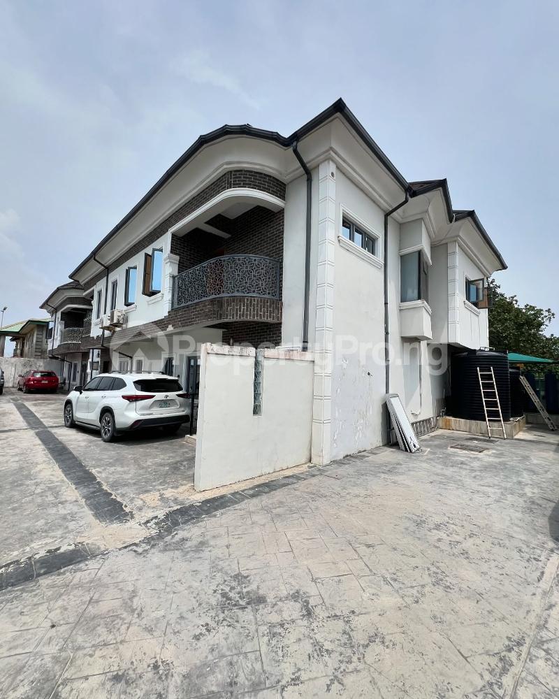 4 bedroom House for rent Along Lekki Expressway Lekki Lagos