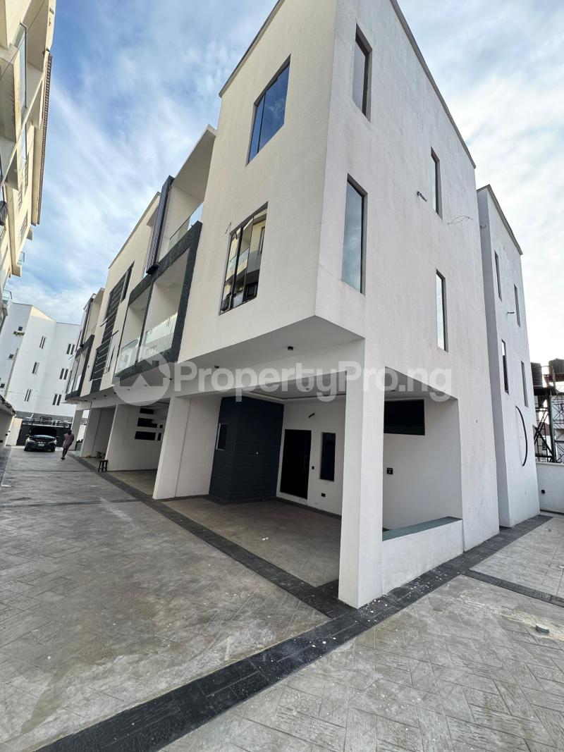 4 bedroom House for rent Chisco Ikate Lekki Lagos