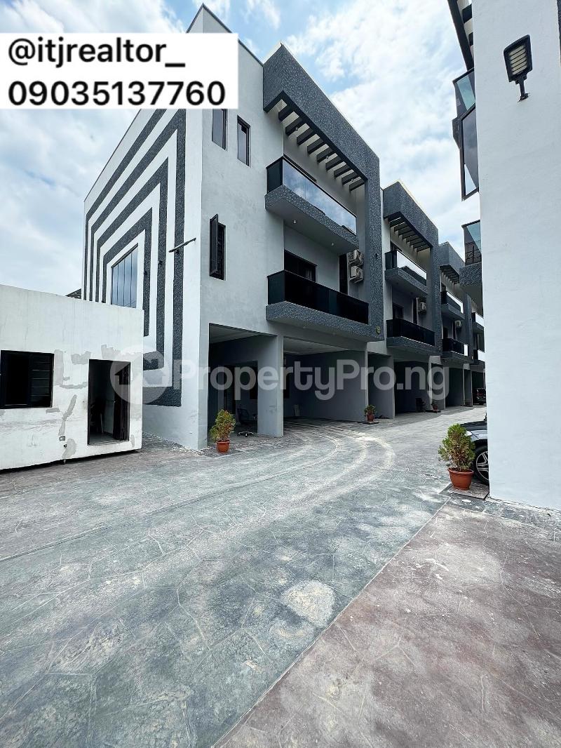 4 bedroom House for sale Ologolo Lekki Lagos