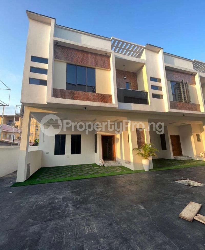 4 bedroom House for sale New Road Bustop chevron Lekki Lagos