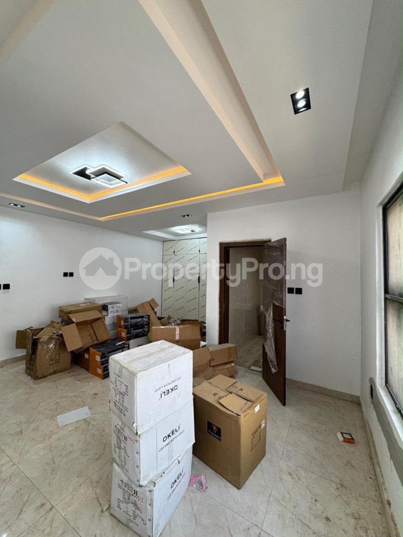 4 bedroom House for sale Surulere Lagos