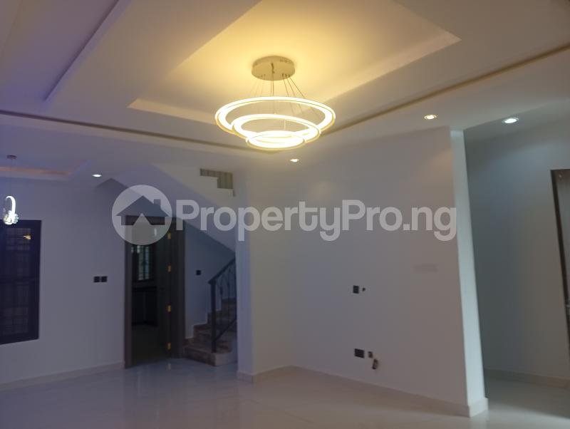 4 bedroom House for sale Jahi Tarred Road ( By Shafa Filling Station) Jahi Abuja