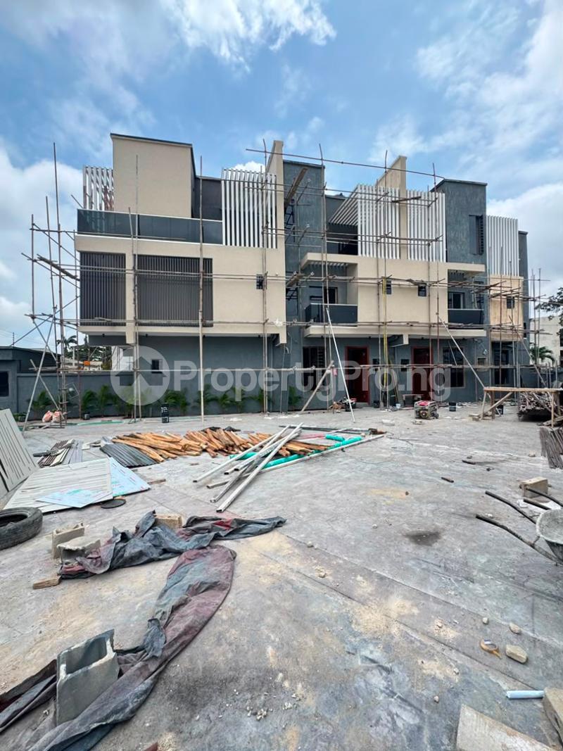 4 bedroom House for sale Surulere Lagos