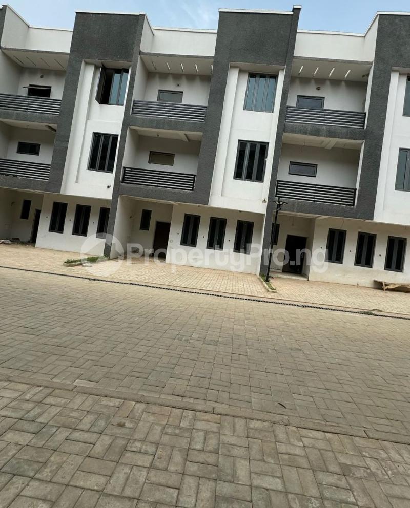 5 bedroom House for sale Guzape Abuja