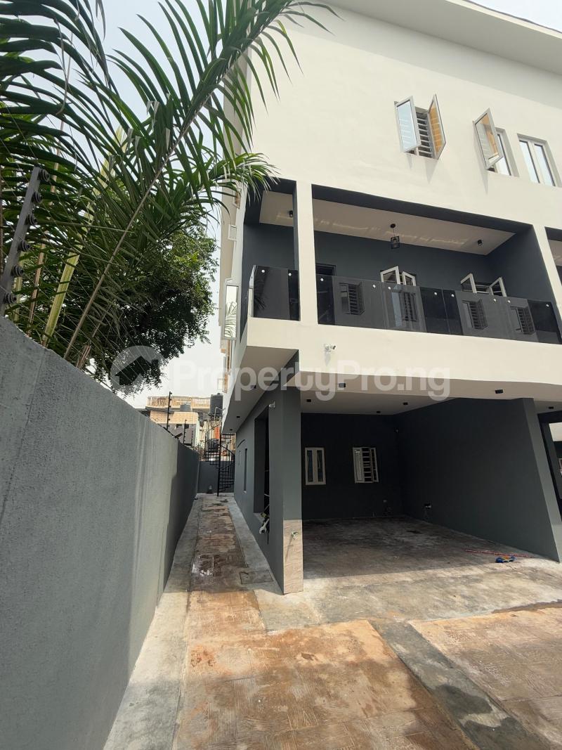 5 bedroom House for sale Wemabod Estate Adeniyi Jones Ikeja Lagos