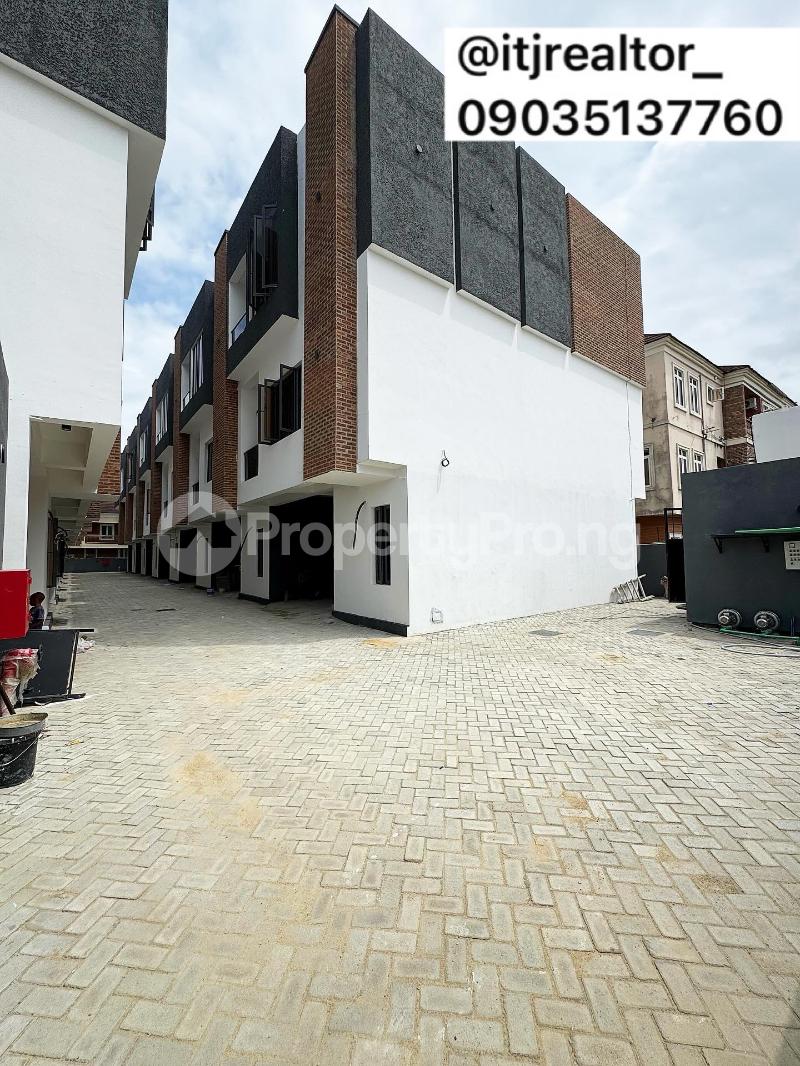 4 bedroom House for sale Ologolo Lekki Lagos