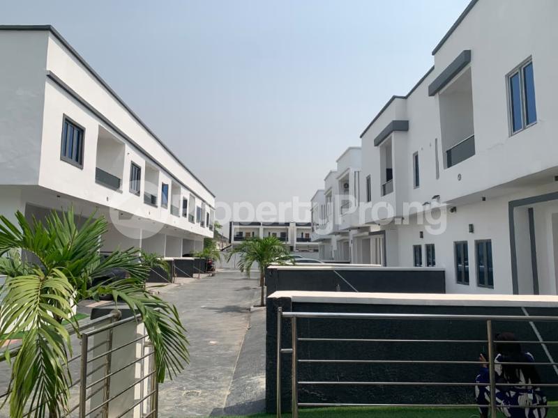 4 bedroom House for rent General Paint, Ajah. Abraham adesanya estate Ajah Lagos