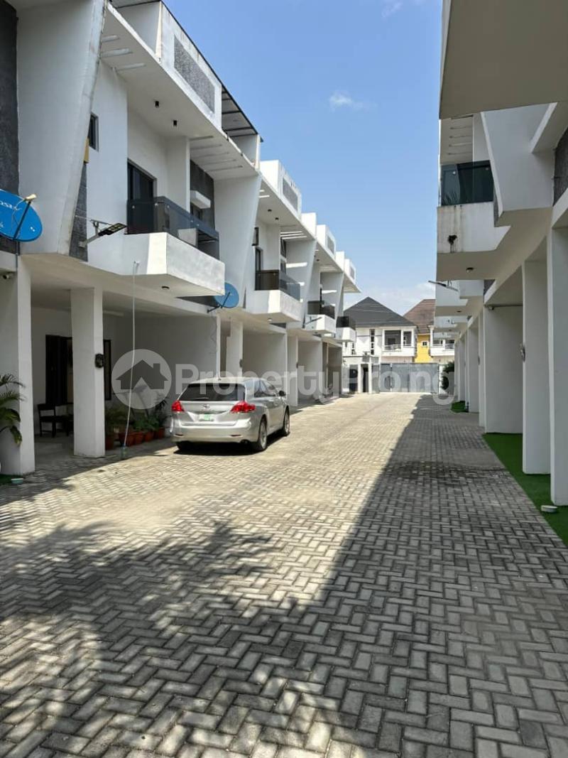 4 bedroom House for sale Ilaje Ajah Lagos