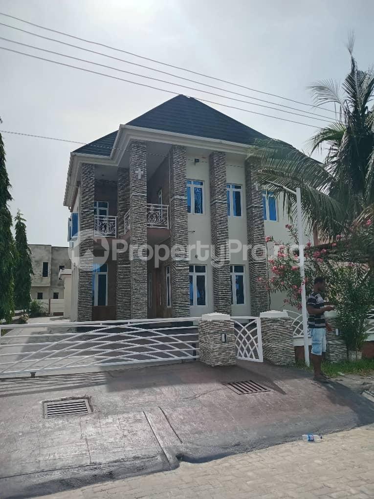 4 bedroom House for sale Chaplain Court Estate. Abraham adesanya estate Ajah Lagos